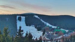 Panorama Jižní svahy, Hotel, Nástup 