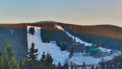 Panorama Jižní svahy, Hotel, Nástup 