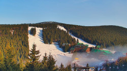 Panorama Jižní svahy, Hotel, Nástup 