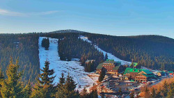 Panorama Jižní svahy, Hotel, Nástup 