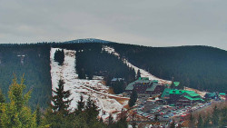 Panorama Jižní svahy, Hotel, Nástup