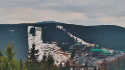Panorama Jižní svahy, Hotel, Nástup 