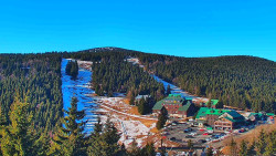 Panorama Jižní svahy, Hotel, Nástup 