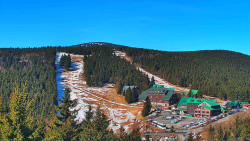 Panorama Jižní svahy, Hotel, Nástup