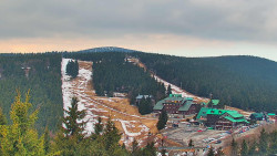 Panorama Jižní svahy, Hotel, Nástup 
