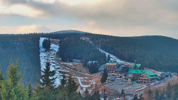 Panorama Jižní svahy, Hotel, Nástup 