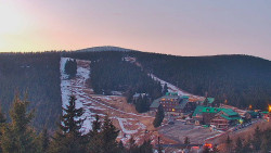 Panorama Jižní svahy, Hotel, Nástup 