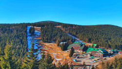 Panorama Jižní svahy, Hotel, Nástup 