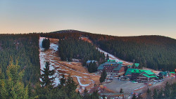 Panorama Jižní svahy, Hotel, Nástup 