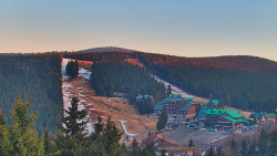 Panorama Jižní svahy, Hotel, Nástup 