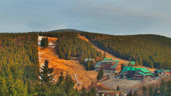 Panorama Jižní svahy, Hotel, Nástup 