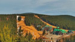 Panorama Jižní svahy, Hotel, Nástup 