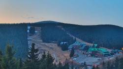 Panorama Jižní svahy, Hotel, Nástup 