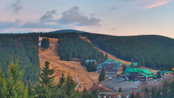 Panorama Jižní svahy, Hotel, Nástup 