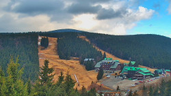 Panorama Jižní svahy, Hotel, Nástup 