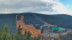 Panorama Jižní svahy, Hotel, Nástup 