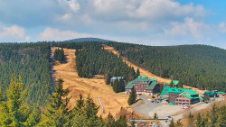 Panorama Jižní svahy, Hotel, Nástup 