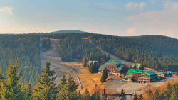 Panorama Jižní svahy, Hotel, Nástup 