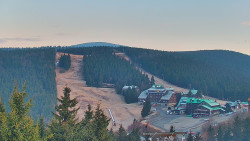 Panorama Jižní svahy, Hotel, Nástup 