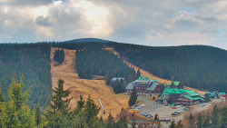 Panorama Jižní svahy, Hotel, Nástup