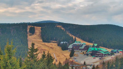 Panorama Jižní svahy, Hotel, Nástup 