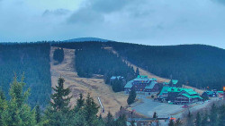 Panorama Jižní svahy, Hotel, Nástup 