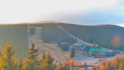 Panorama Jižní svahy, Hotel, Nástup