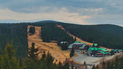Panorama Jižní svahy, Hotel, Nástup 