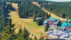 Panorama Jižní svahy, Hotel, Nástup 