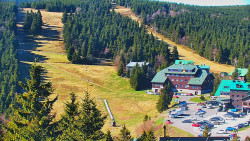 Panorama Jižní svahy, Hotel, Nástup 