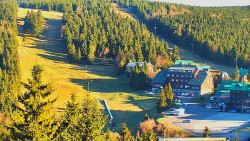 Panorama Jižní svahy, Hotel, Nástup 