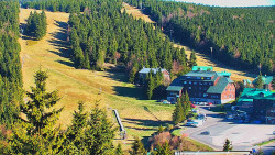 Panorama Jižní svahy, Hotel, Nástup 
