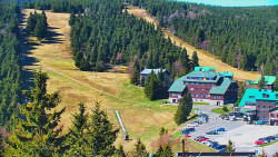 Panorama Jižní svahy, Hotel, Nástup 