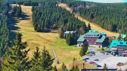 Panorama Jižní svahy, Hotel, Nástup 