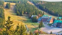 Panorama Jižní svahy, Hotel, Nástup 
