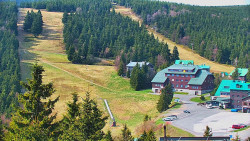 Panorama Jižní svahy, Hotel, Nástup 