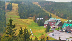 Panorama Jižní svahy, Hotel, Nástup 