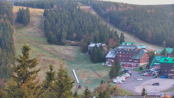 Panorama Jižní svahy, Hotel, Nástup 