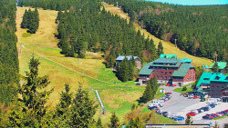 Panorama Jižní svahy, Hotel, Nástup 