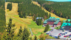 Panorama Jižní svahy, Hotel, Nástup 
