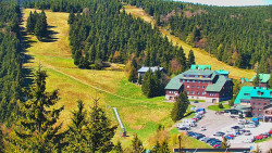 Panorama Jižní svahy, Hotel, Nástup 
