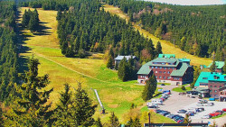 Panorama Jižní svahy, Hotel, Nástup 