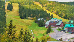 Panorama Jižní svahy, Hotel, Nástup 