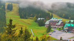 Panorama Jižní svahy, Hotel, Nástup 