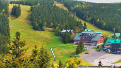 Panorama Jižní svahy, Hotel, Nástup 