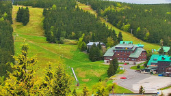 Panorama Jižní svahy, Hotel, Nástup 