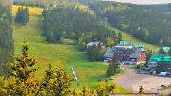 Panorama Jižní svahy, Hotel, Nástup 
