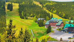 Panorama Jižní svahy, Hotel, Nástup