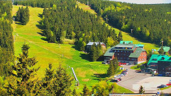 Panorama Jižní svahy, Hotel, Nástup 