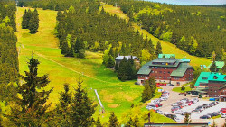 Panorama Jižní svahy, Hotel, Nástup